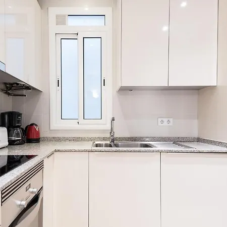 Spacious 3 Bed In The Heart Of Sant Antoni