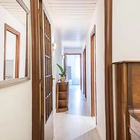 Apartamento Spacious 3 Bed In The Heart Of Sant Antoni *