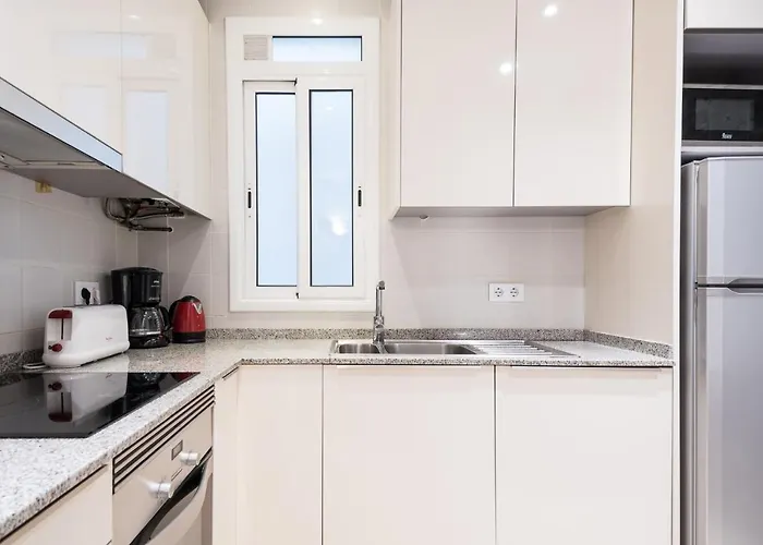 Spacious 3 Bed In The Heart Of Sant Antoni,