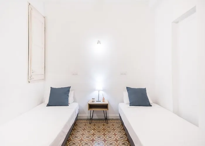 Spacious 3 Bed In The Heart Of Sant Antoni, شقة