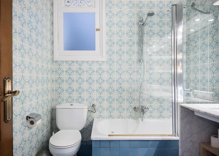 Spacious 3 Bed In The Heart Of Sant Antoni, شقة برشلونة